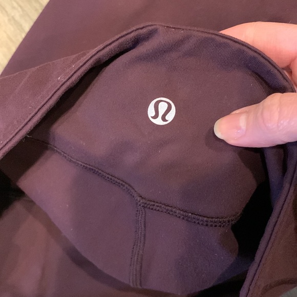 Lululemon cropped legging - Picture 3 of 4